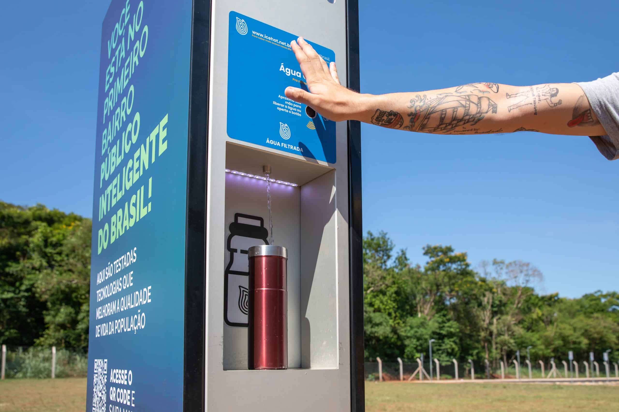 Bebedouro automático, uma das tecnologias do Programa Vila A Inteligente. Bebedouro automático, uma das tecnologias do Programa Vila A Inteligente.