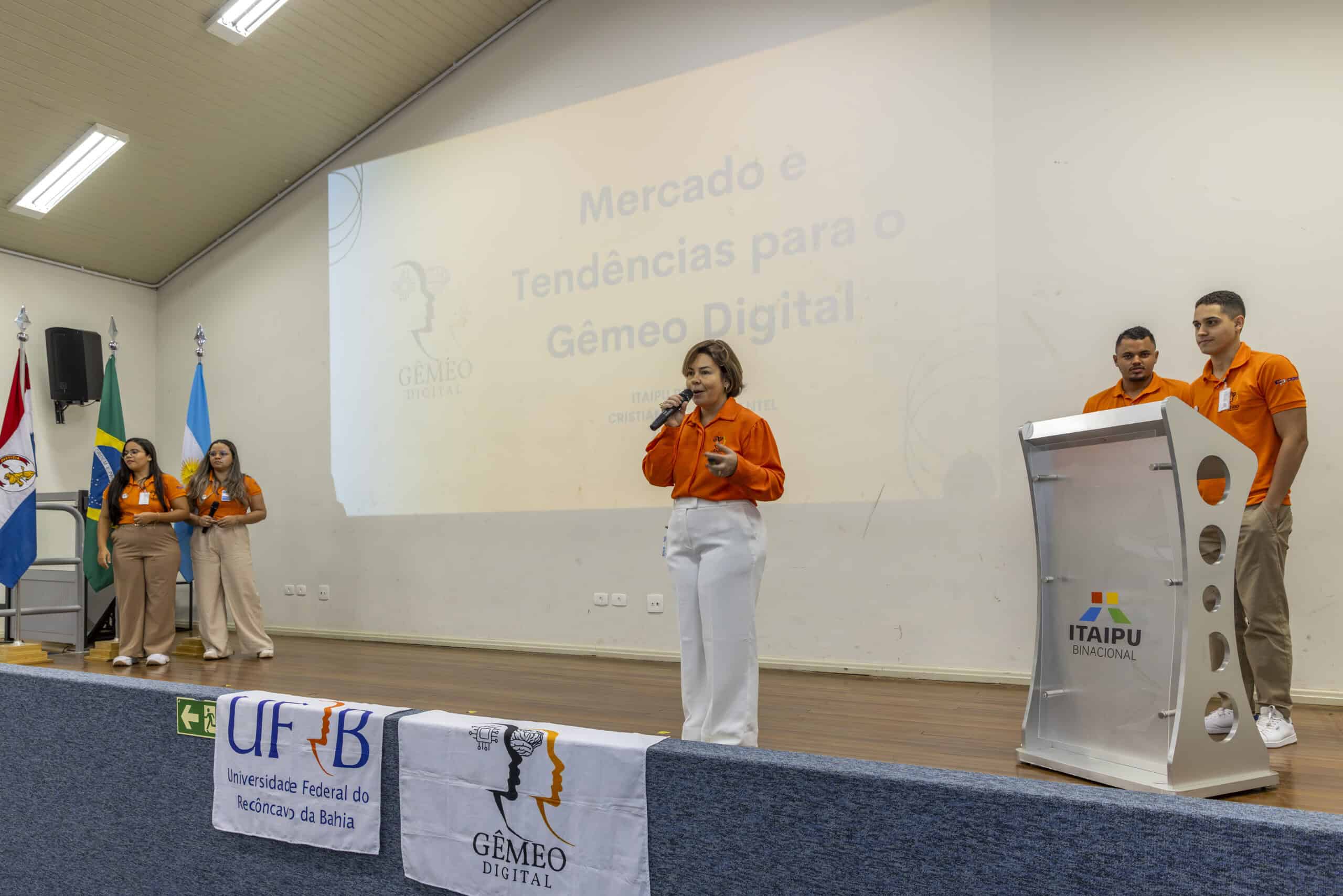 54598808655 f81eb9a7f4 o Itaipu Parquetec promove evento sobre Gêmeos Digitais e reforça compromisso com inclusão na tecnologia.