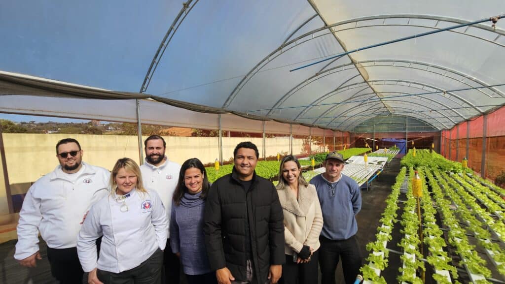 Comitiva visitando as instalações da Associação Fraternidade Aliança.
