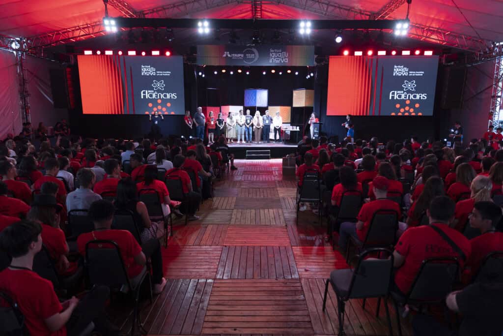 FIciências 2025 encerra edição histórica com premiação e recorde de participação.