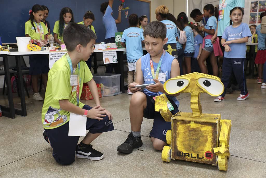 Mundo FIciências o Universo de inovação e pesquisa no Festival Iguassu Inova 2025.