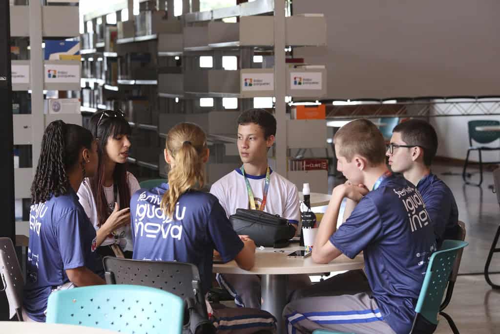 Mundo FIciências o Universo de inovação e pesquisa no Festival Iguassu Inova 2025.