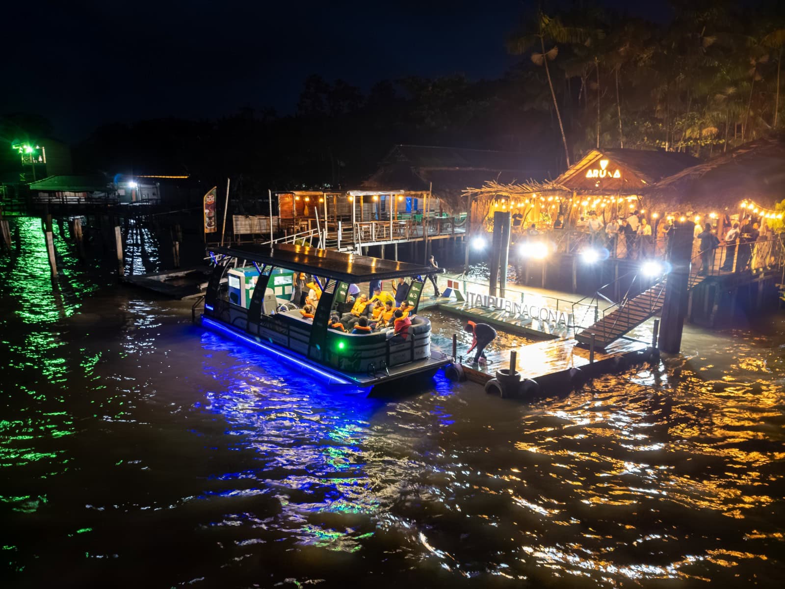 Primeiro barco 100% movido a hidrogênio verde da América Latina já navega pelos rios de Belém.
