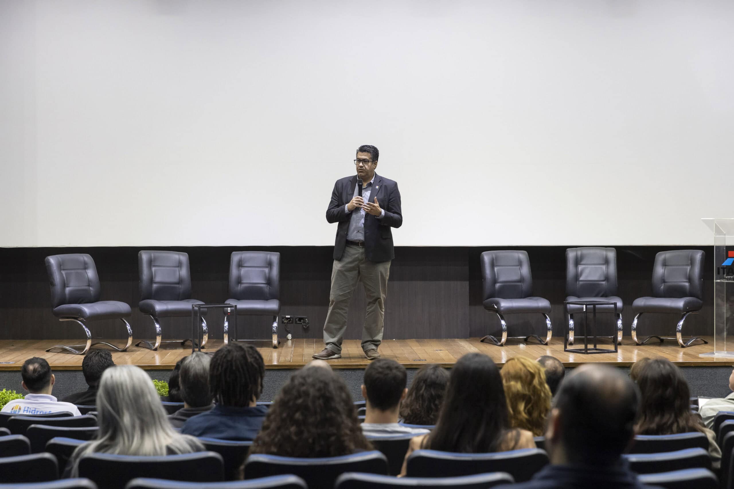 Workshop apresenta resultados sobre balanço de carbono no reservatório de Itaipu.