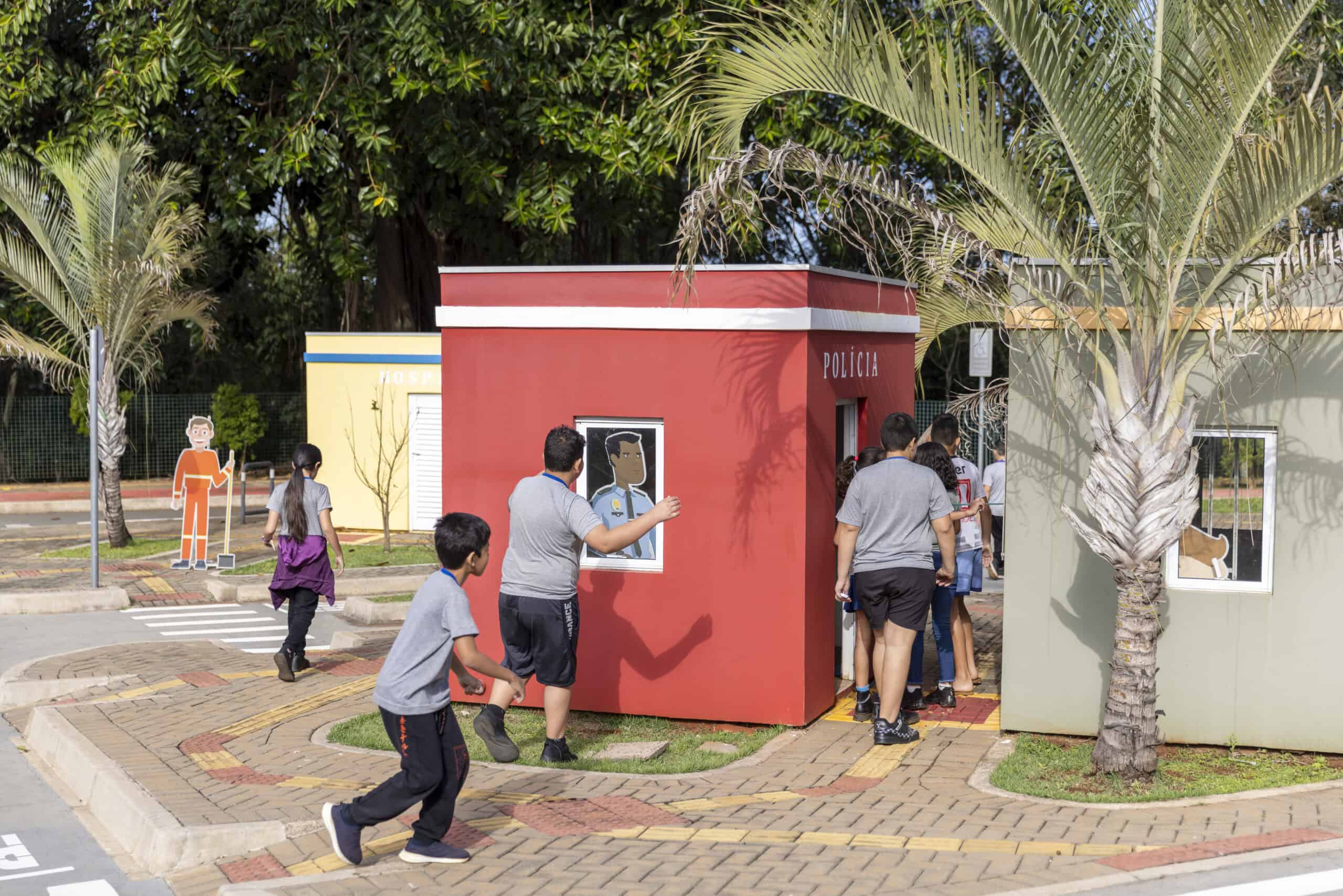 Projeto LabMaker Iguassu e Mini Cidade Inteligente integra tecnologia e aprendizado prático no sistema de ensino de Foz do Iguaçu. Projeto LabMaker Iguassu e Mini Cidade Inteligente integra tecnologia e aprendizado prático no sistema de ensino de Foz do Iguaçu.
