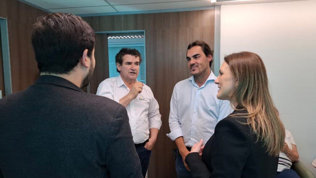 Itaipu Parquetec inaugura escritório de negócios em Curitiba e fortalece presença estratégica no ecossistema de inovação do Paraná.