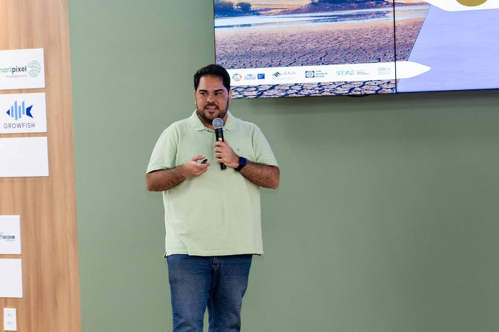 55093905686 69e04e7340 b