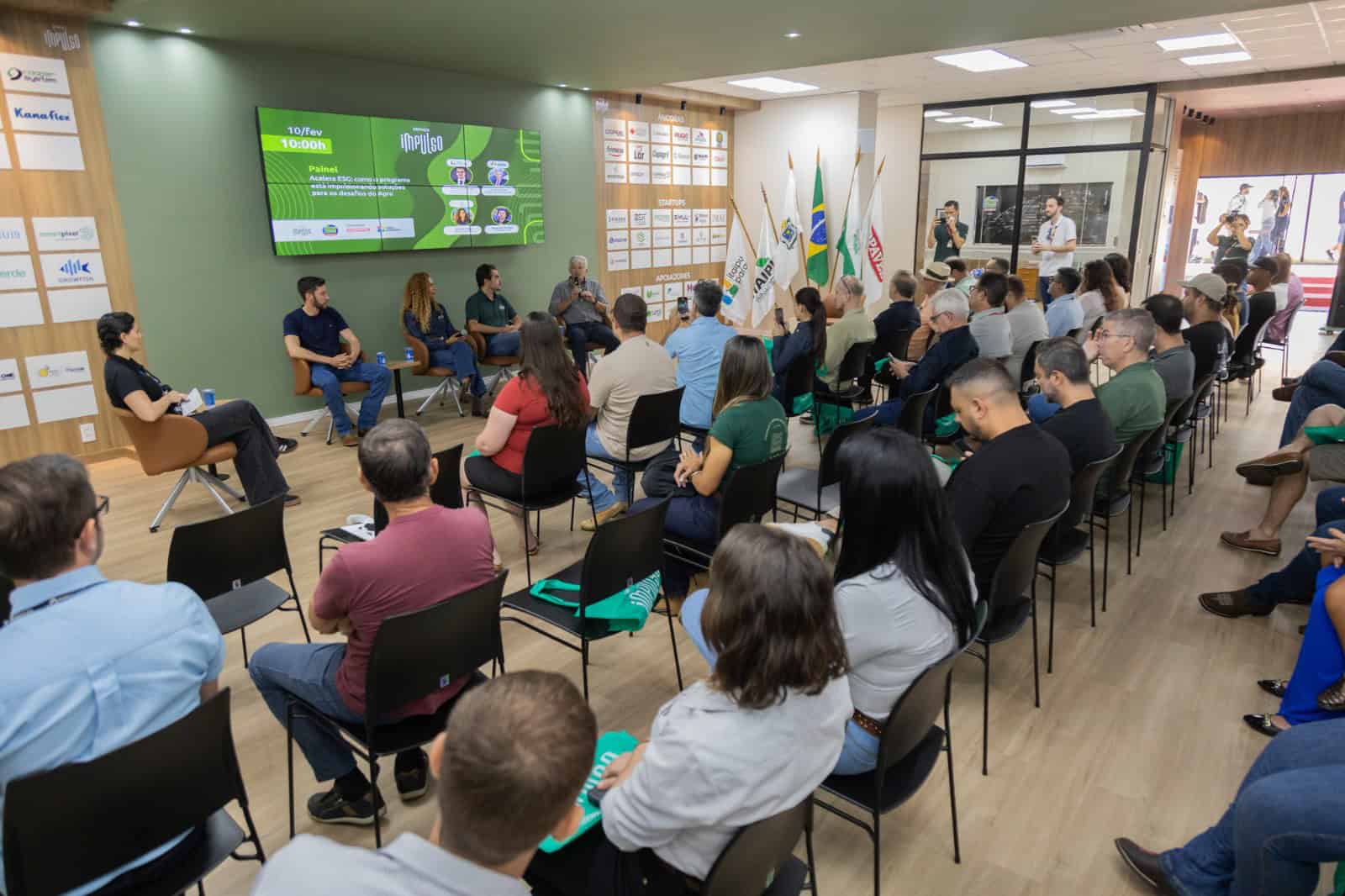Programa leva tecnologia de ponta a pequenos agricultores.
