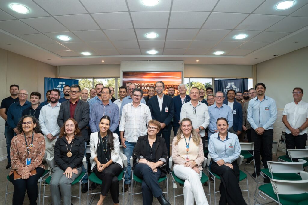 Com apoio da Itaipu, municípios lindeiros discutem plano para turismo náutico no Lago de Itaipu.
