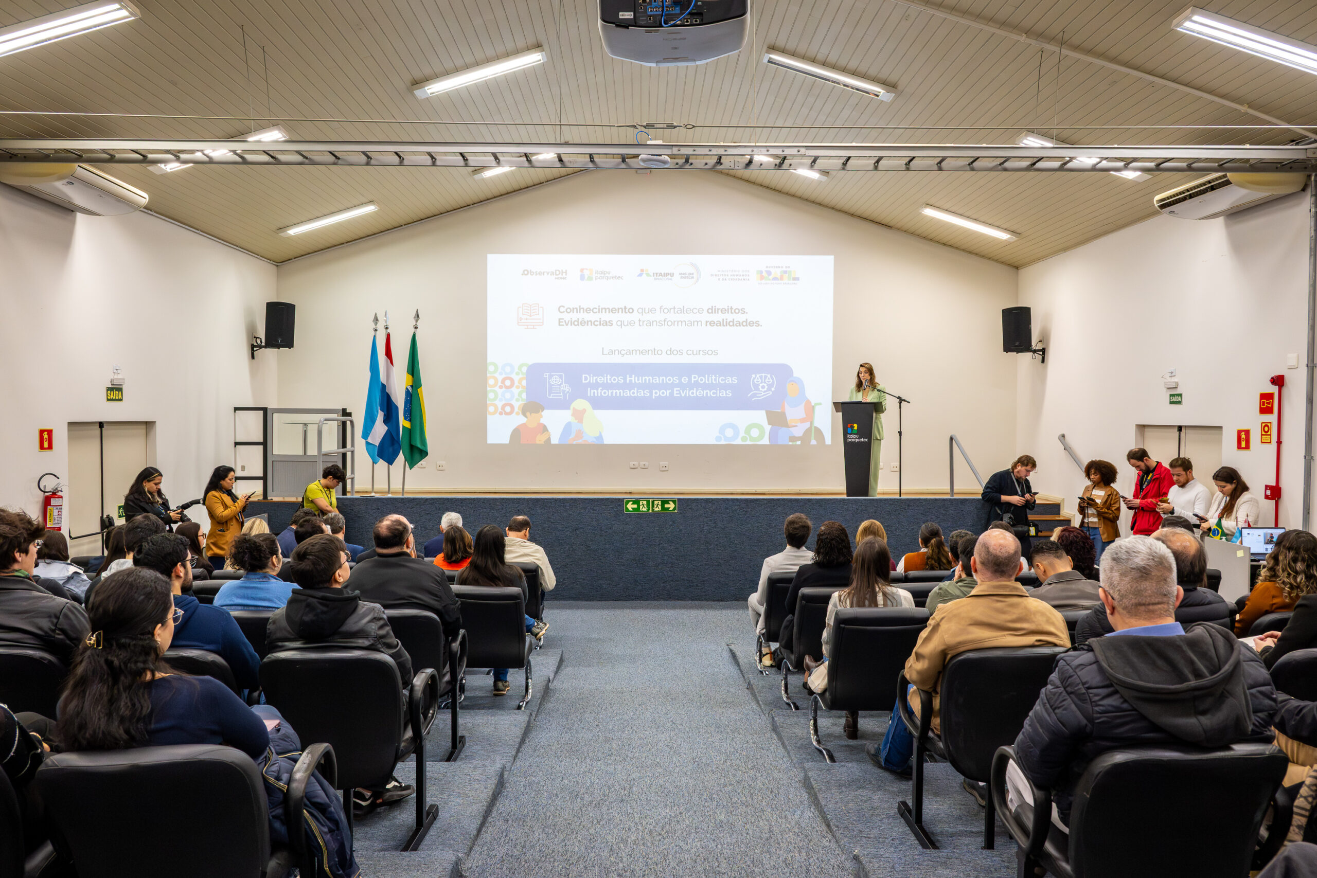 ObservaDH lança dois cursos online para ampliar formação em direitos humanos.